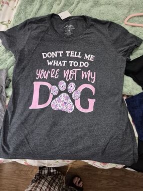 Women's Dark Gray Dog Lover Graphic Tee with Pink Paw - NWT